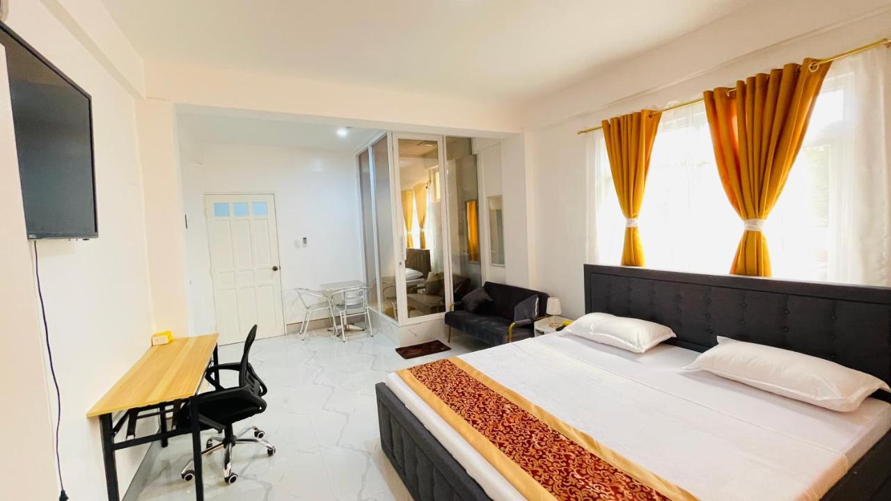Legends Hotel & Restaurant - Lemery And Taal Ngoại thất bức ảnh
