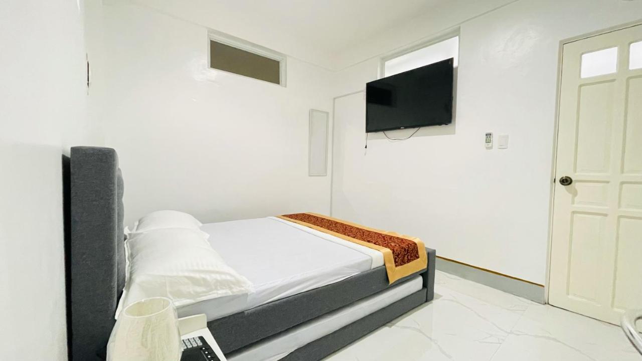 Legends Hotel & Restaurant - Lemery And Taal Ngoại thất bức ảnh