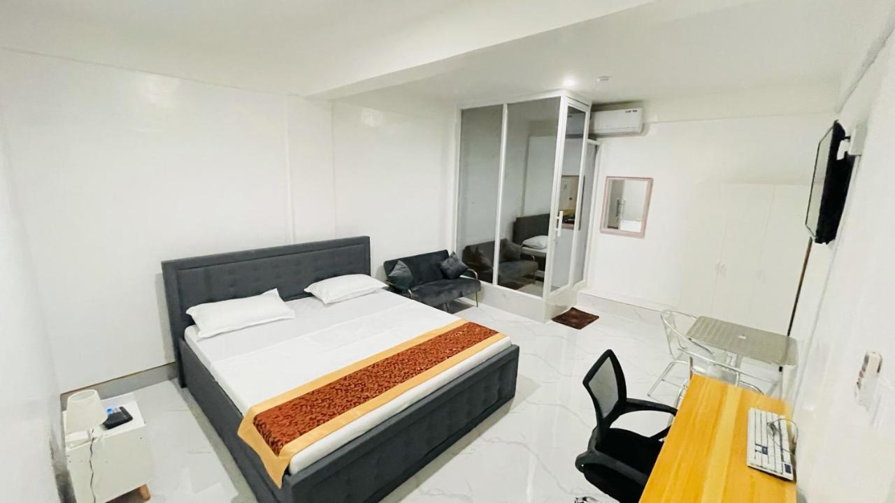 Legends Hotel & Restaurant - Lemery And Taal Ngoại thất bức ảnh