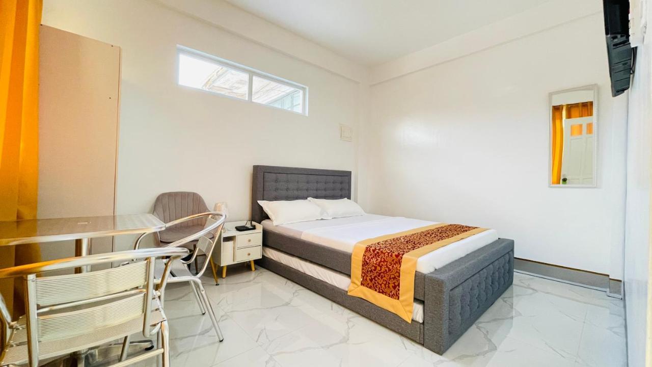 Legends Hotel & Restaurant - Lemery And Taal Ngoại thất bức ảnh