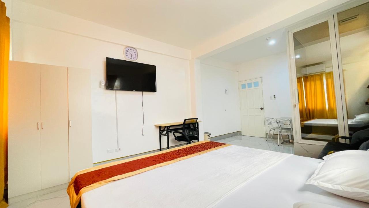 Legends Hotel & Restaurant - Lemery And Taal Ngoại thất bức ảnh