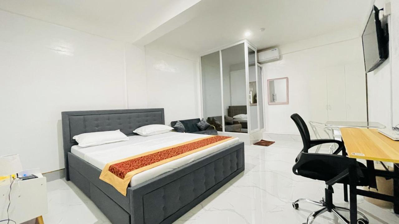 Legends Hotel & Restaurant - Lemery And Taal Ngoại thất bức ảnh