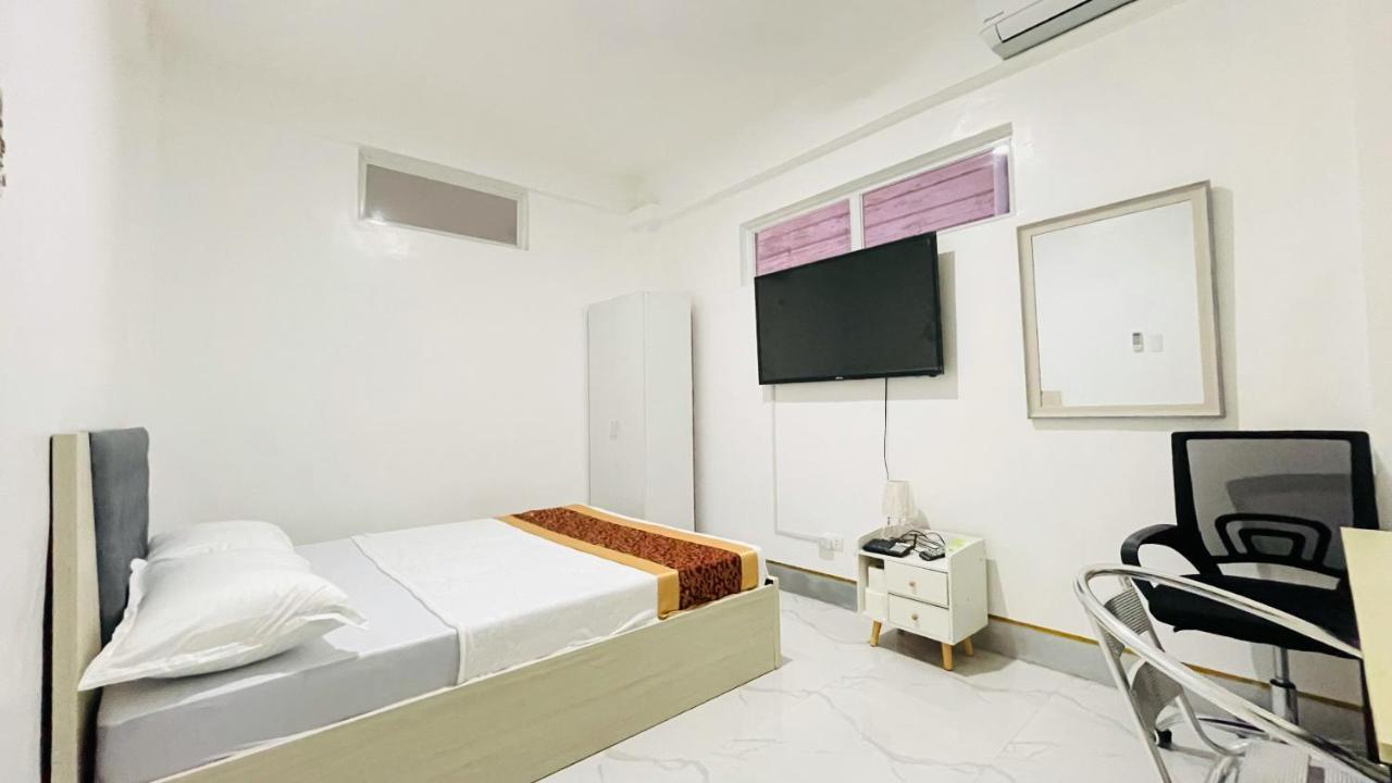 Legends Hotel & Restaurant - Lemery And Taal Ngoại thất bức ảnh