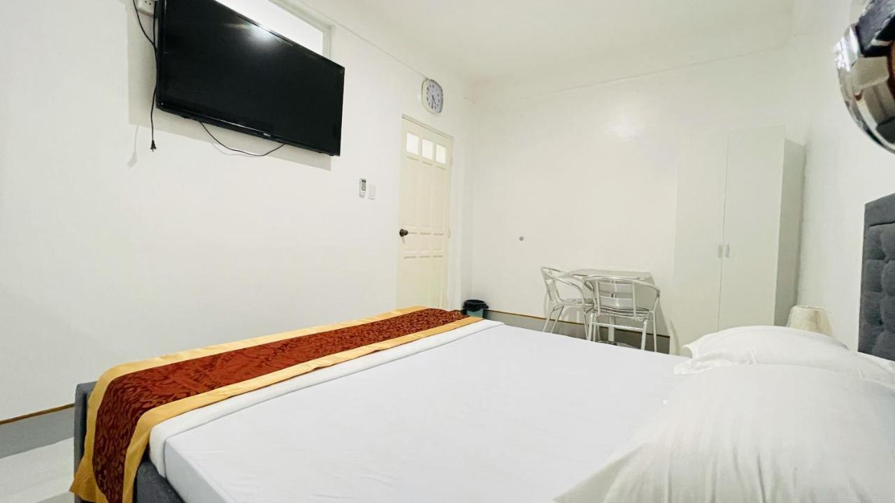 Legends Hotel & Restaurant - Lemery And Taal Ngoại thất bức ảnh