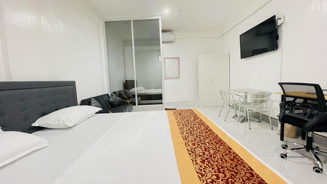 Legends Hotel & Restaurant - Lemery And Taal Ngoại thất bức ảnh