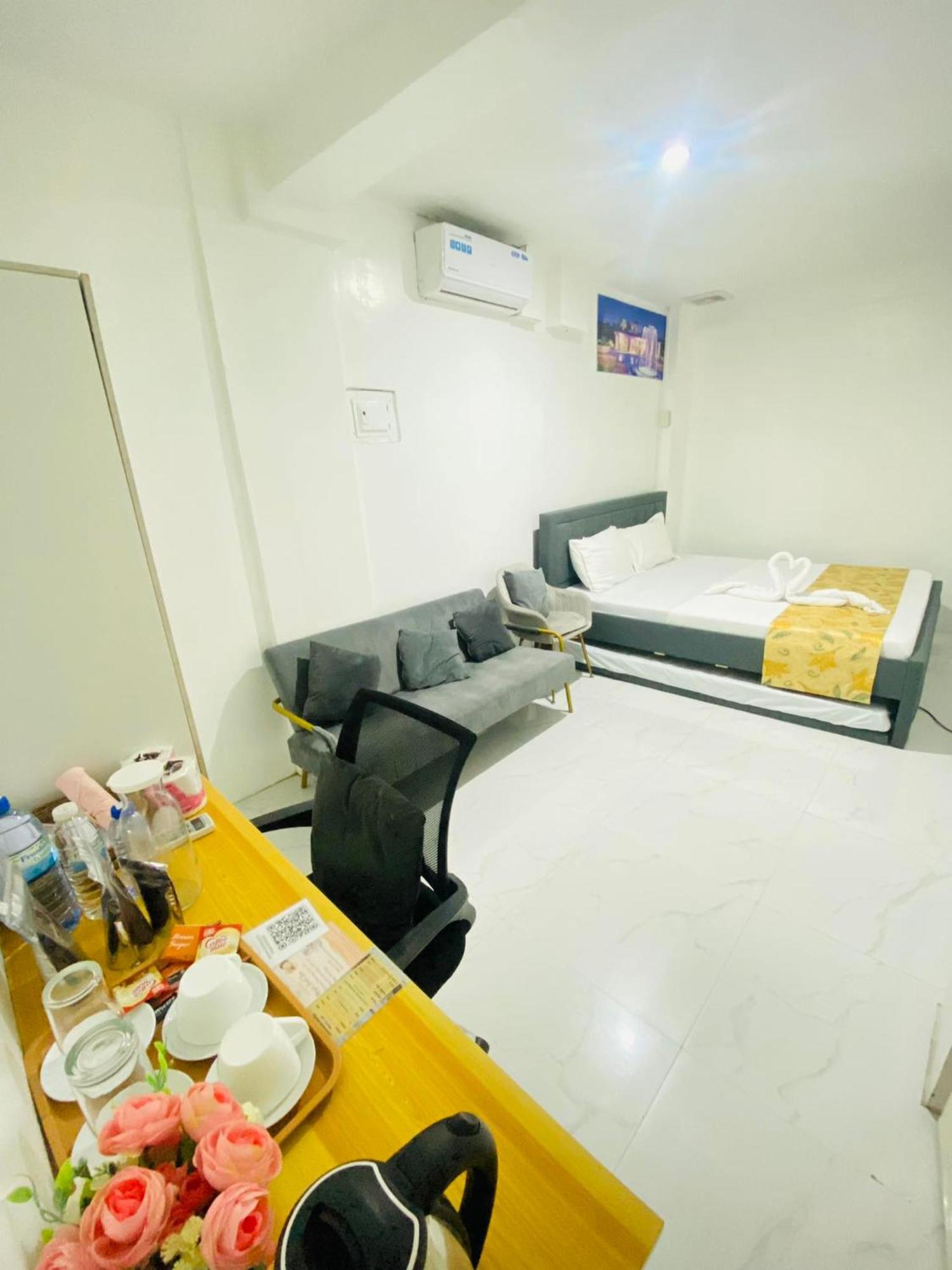 Legends Hotel & Restaurant - Lemery And Taal Ngoại thất bức ảnh