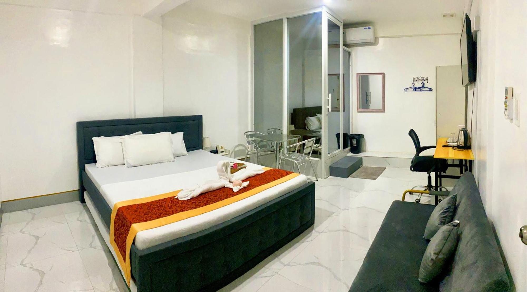 Legends Hotel & Restaurant - Lemery And Taal Ngoại thất bức ảnh
