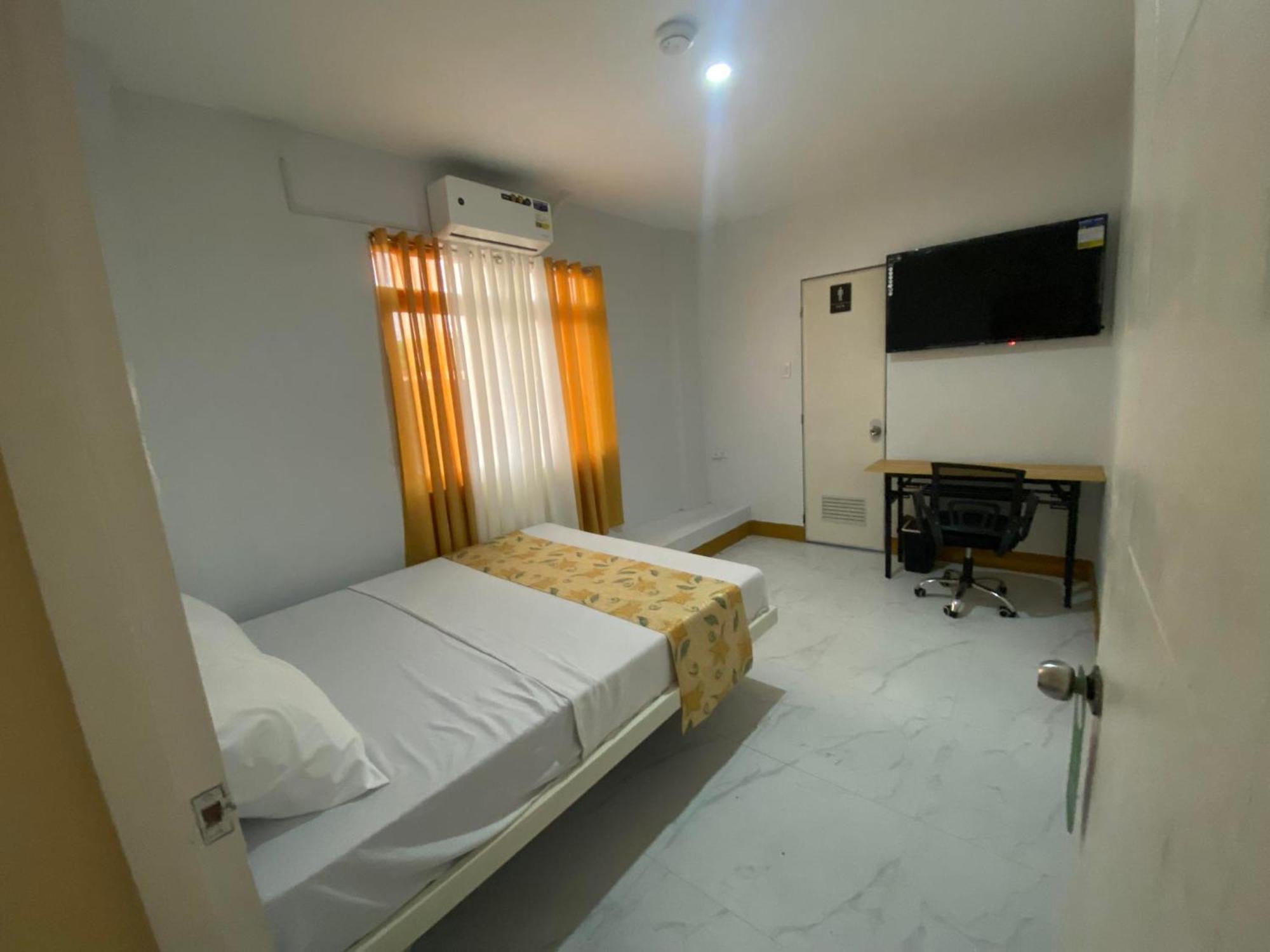 Legends Hotel & Restaurant - Lemery And Taal Ngoại thất bức ảnh